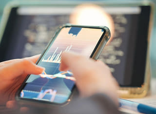 Persona che controlla la trasparenza delle operazioni di prelievo e di trasferimento dei propri capitali